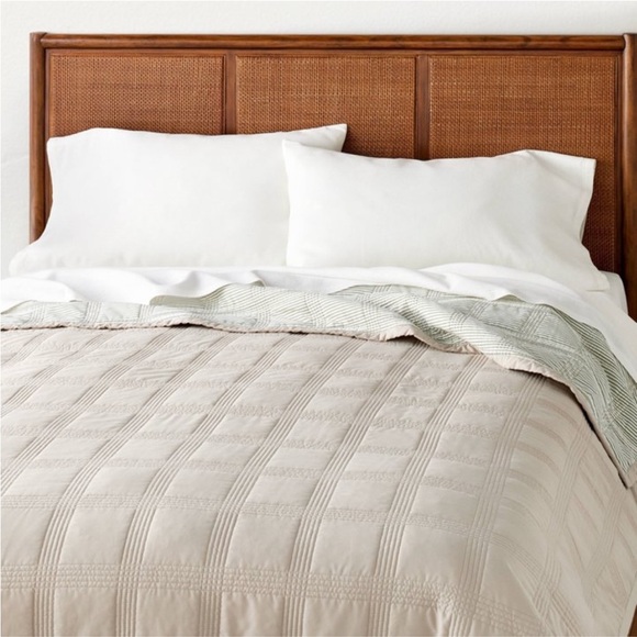 HEARTH & HAND NWT grid stitch quilt -Taupe/green/cream -full/queen